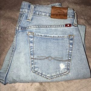 Lucky brand light blue sienna cigarette jeans.4/27